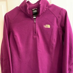 The North Face Lighweight Quarterzip Fleece